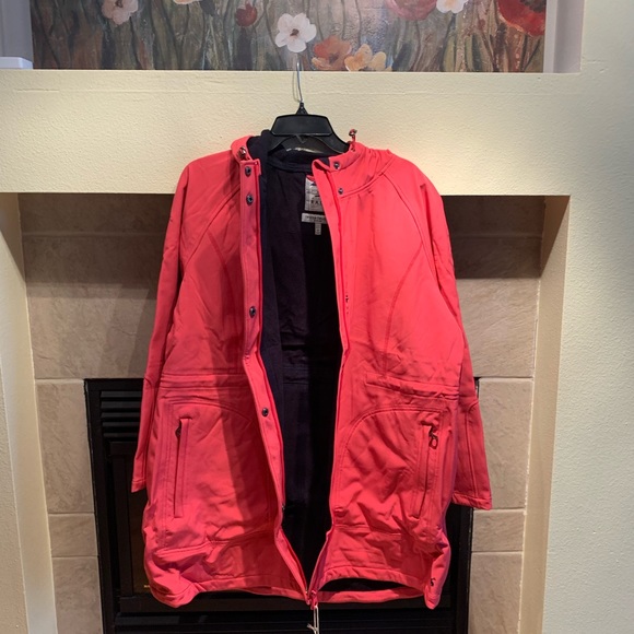 Awesome raincoat perfect for fall - Picture 2 of 6